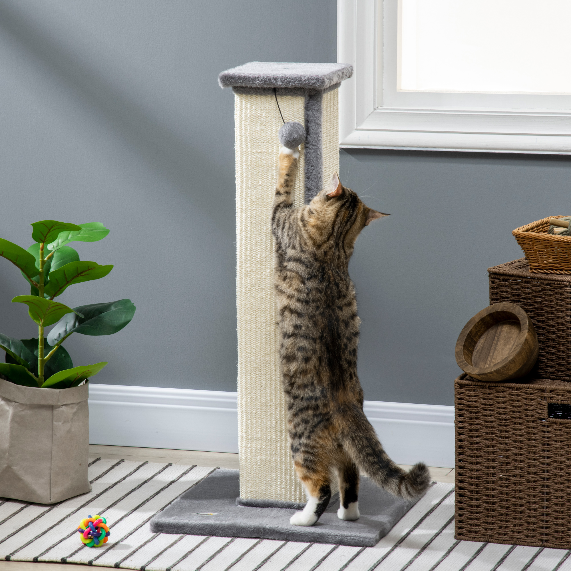 Cat Scratching Post With Sisal Pole And Hanging Ball Grey_voghion.com