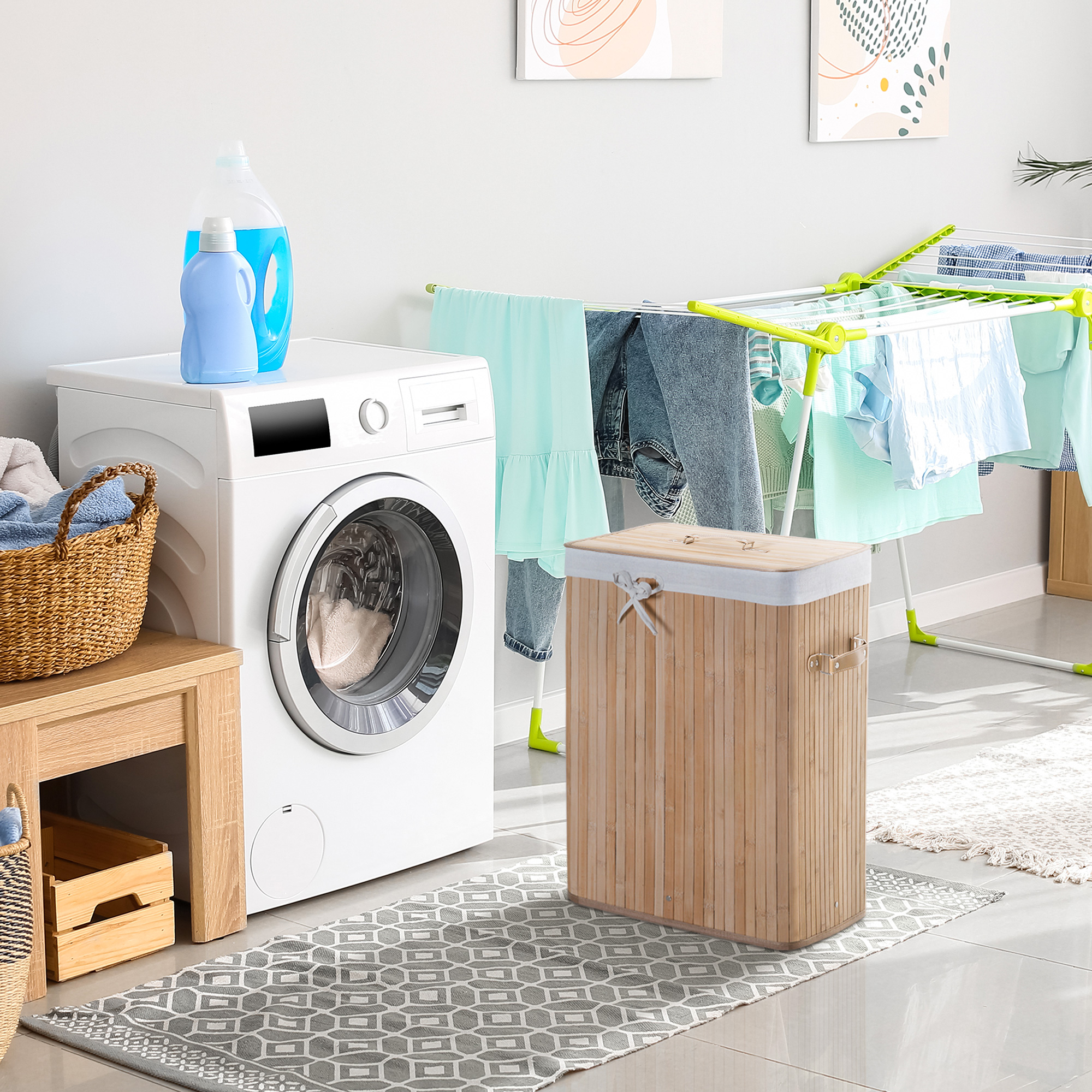 Panier à linge utilisé comme table de nuit