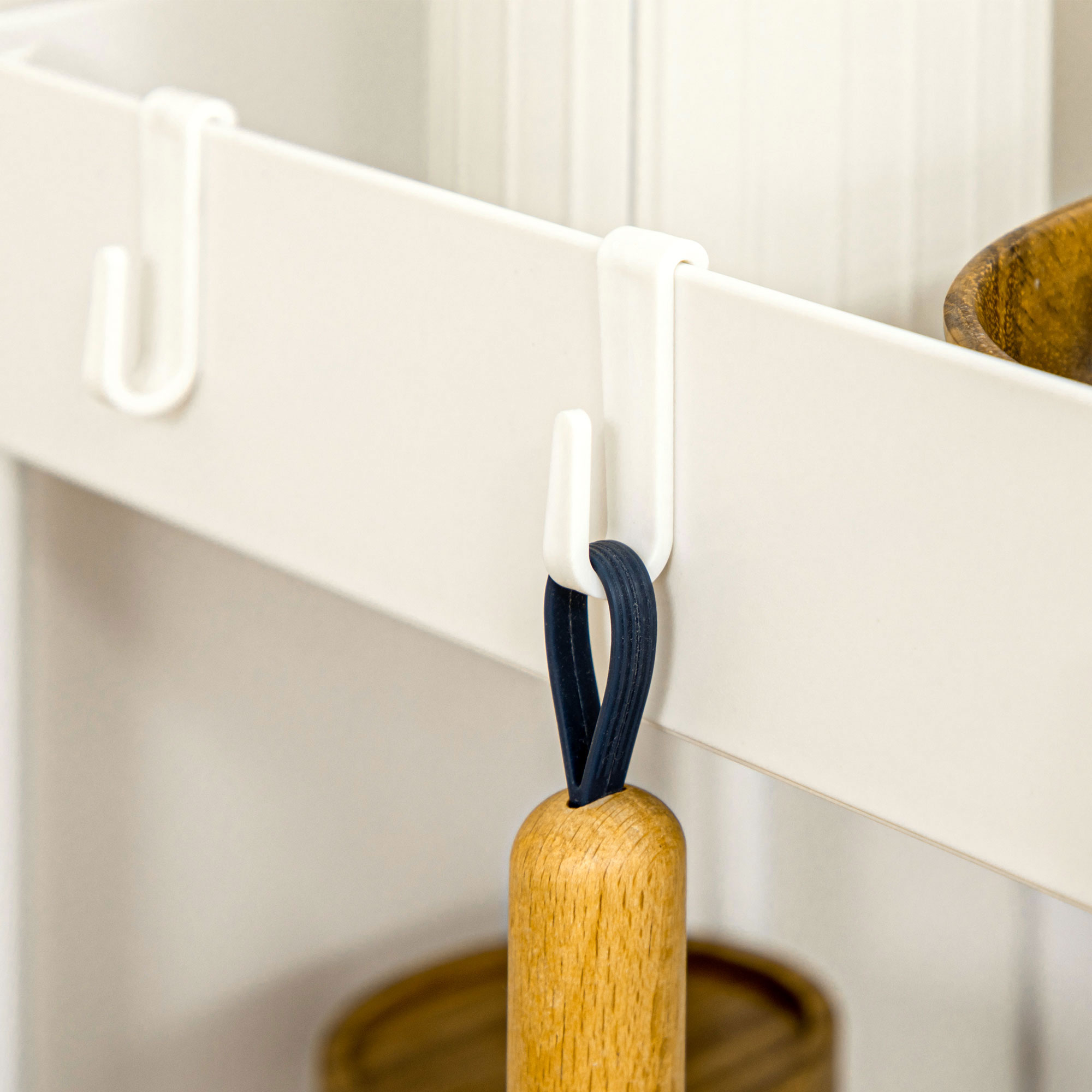 4-stöckiger Rollwagen mit herausnehmbaren Körben und Haken, weiß_voghion.com