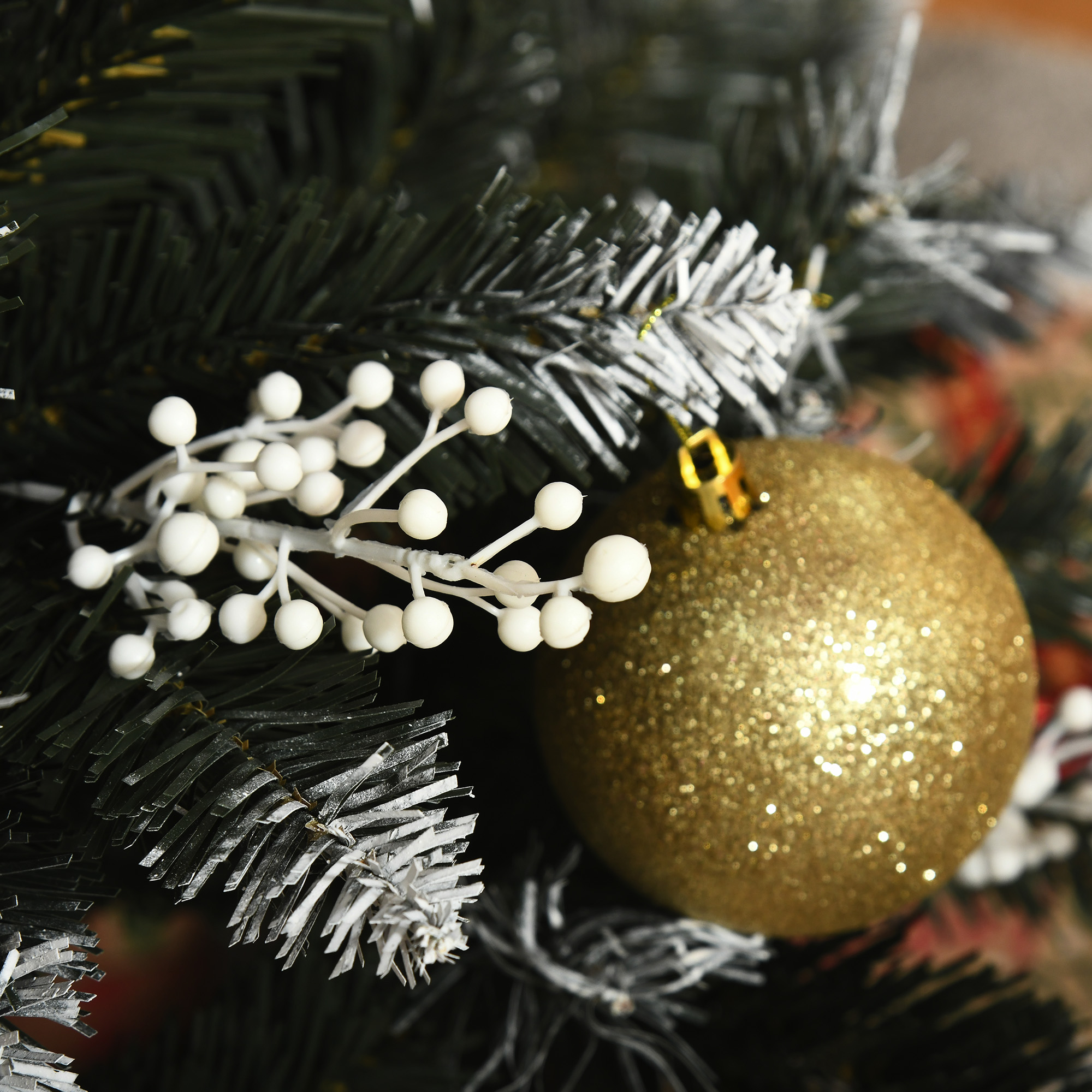 Albero di natale artificiale con base in acciaio e decorazioni_voghion.com