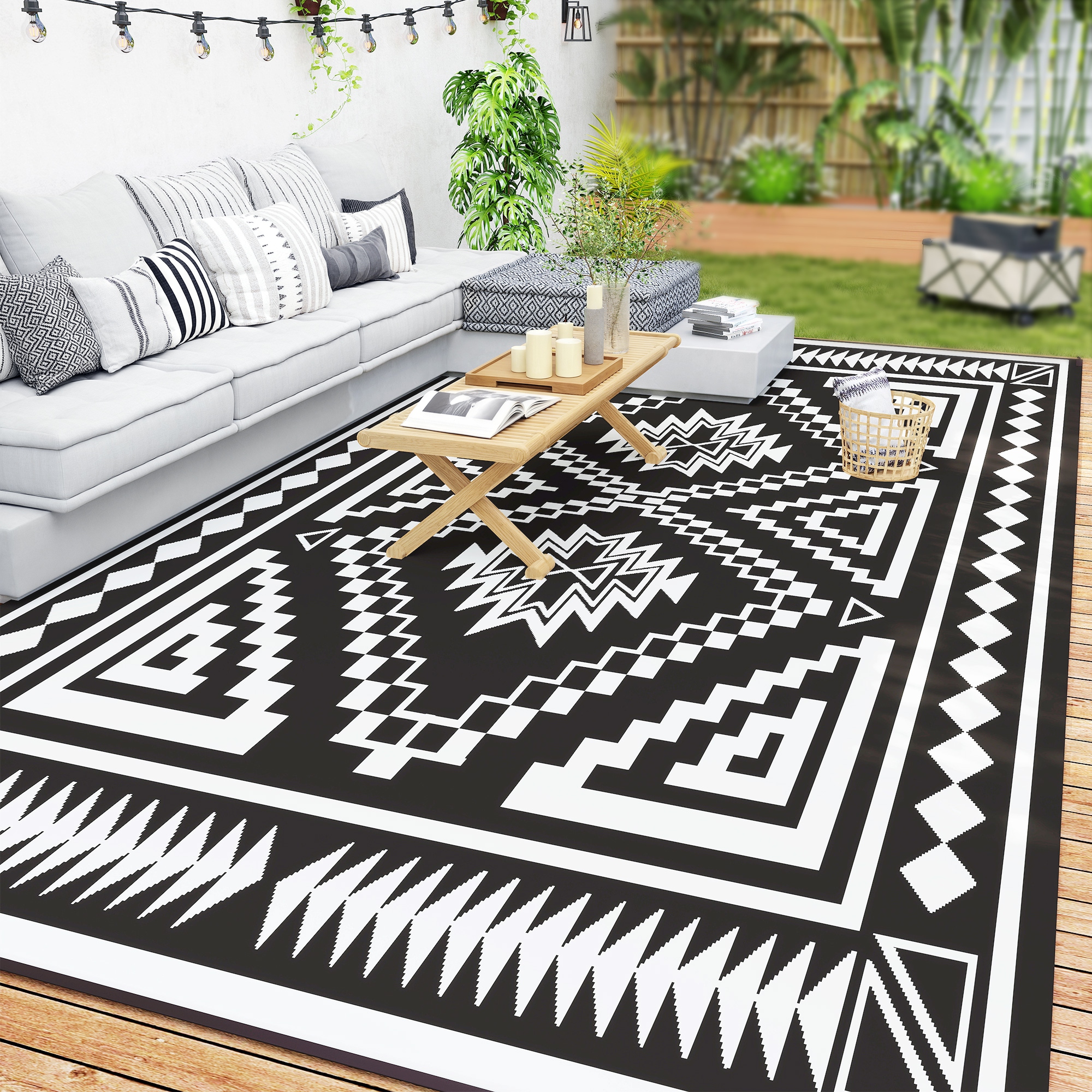 Reversible Outdoor Rug, Waterproof Plastic Straw with Carry Bag, 9' x 18', Black & White Square Patchwork